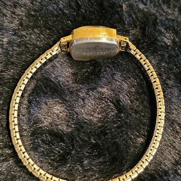 Vintage Russian Zarja ladies 17 jewel watch. Running! main image 6
